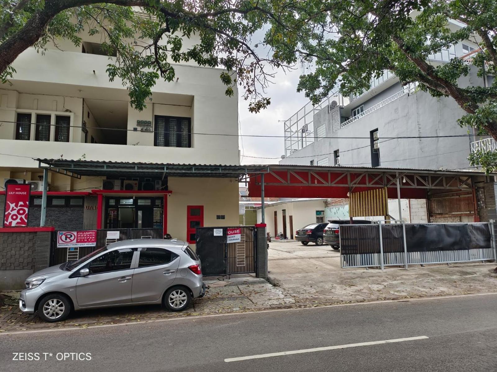 Hotel Oyo 90689 Lily House Tangerang Exterior foto