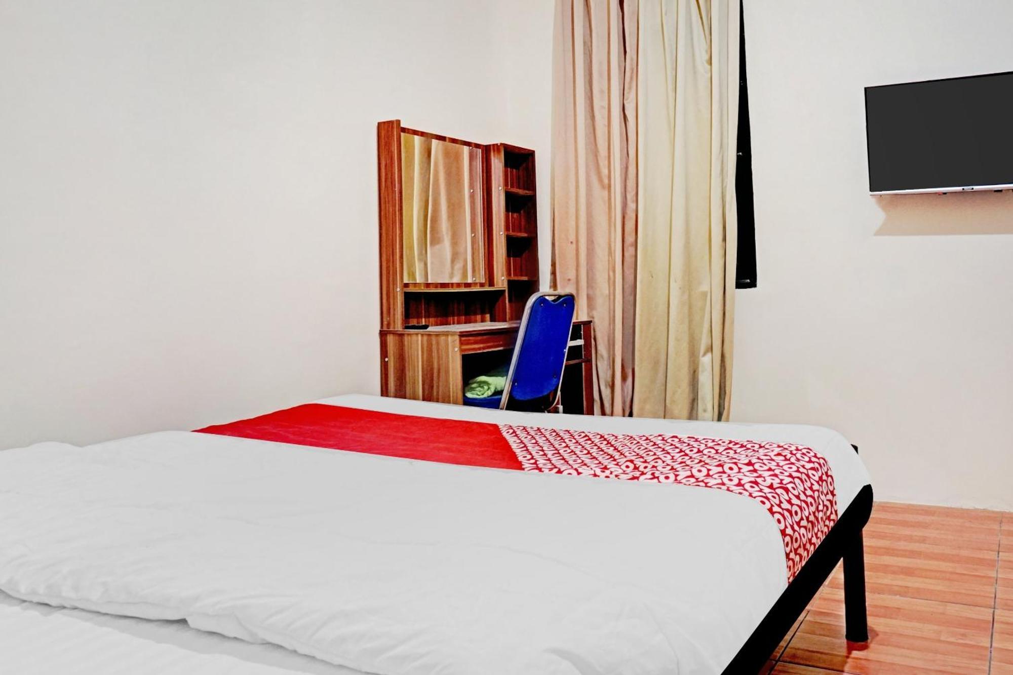 Hotel Oyo 90689 Lily House Tangerang Exterior foto